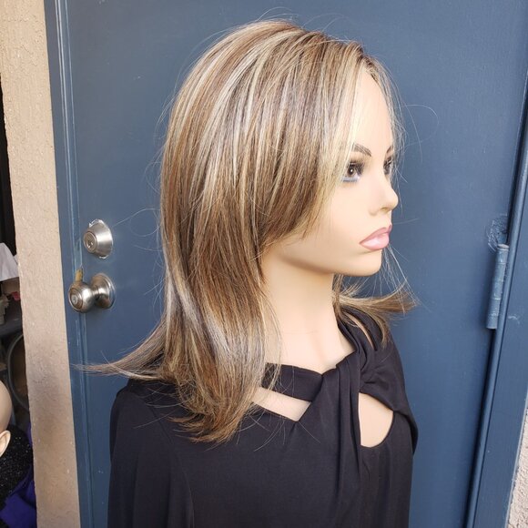CHLOE "V" Wig, Belle Tress, Sunkissed Almond - R, HAND TIED, Ear to ear lace,NEW - Picture 5 of 12